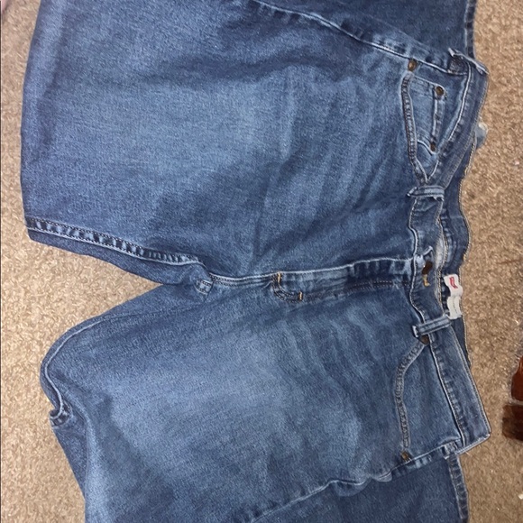 Wrangler Other - Wrangler Relaxed Fit Blue Jeans
